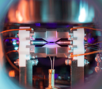 Single Atom in Ion Trap, by David Nadlinger